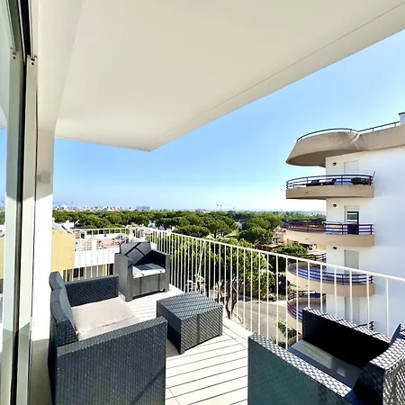 Panoramic 2 With Pool By Homing
